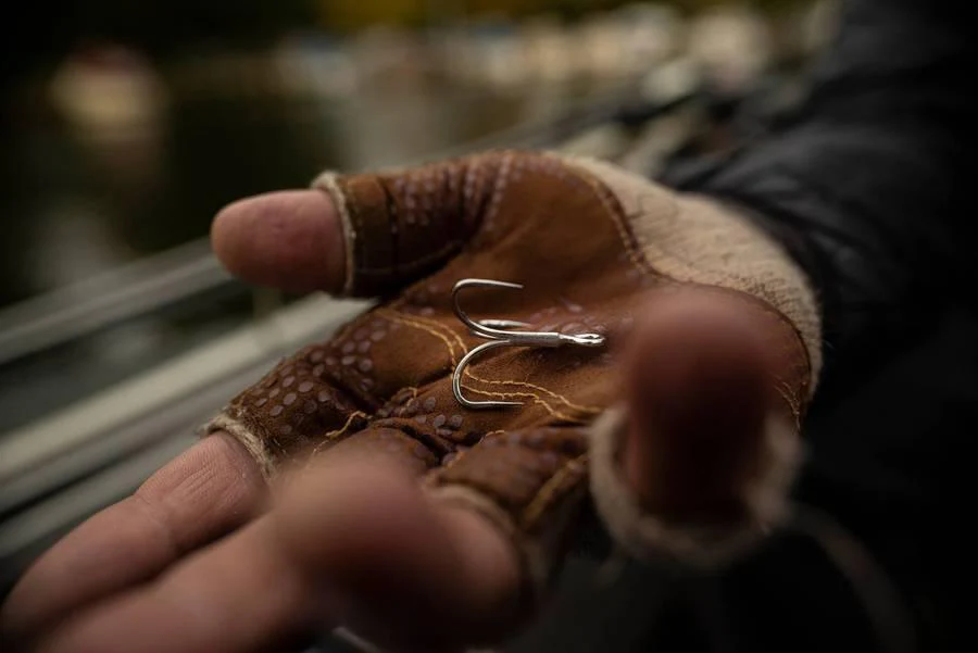 Mustad Jaw Lok 5X Strong In-Line Treble Hooks - Image 3